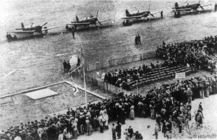 Airday at Hornchurch 1939